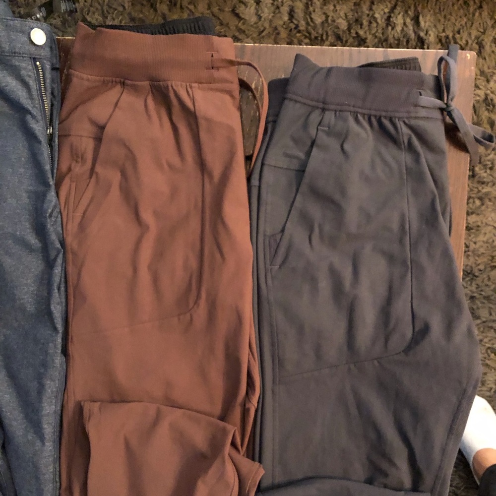 LULULEMON Bundle of Pants/Joggers (XS/Sz28) - Picture 2 of 5